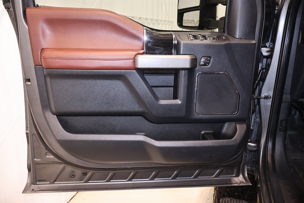 Used 2022 Ford F450 Platinum w/ FX4 Off-Road Package image 11