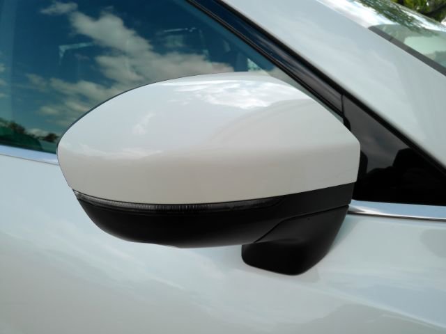 Used 2022 Nissan Pathfinder SL w/ SL Black Package image 25