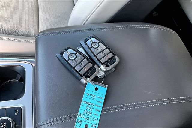 Used 2020 Ford Explorer Platinum w/ Premium Technology Package AWD/4WD image 11