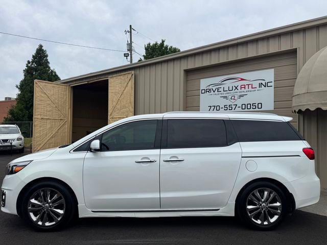 Used 2017 Kia Sedona SX Limited w/ Option Group 030 FWD image 4