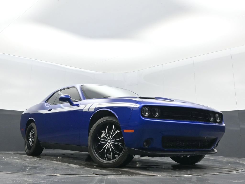 Certified 2022 Dodge Challenger SXT w/ Driver Convenience Group image 25