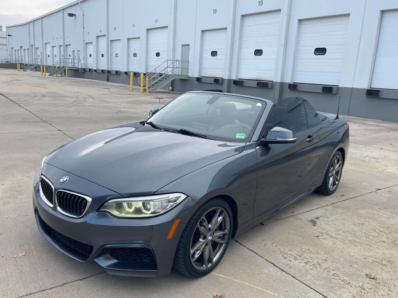 Used 2016 BMW M235i Convertible w/ Technology Package image 18