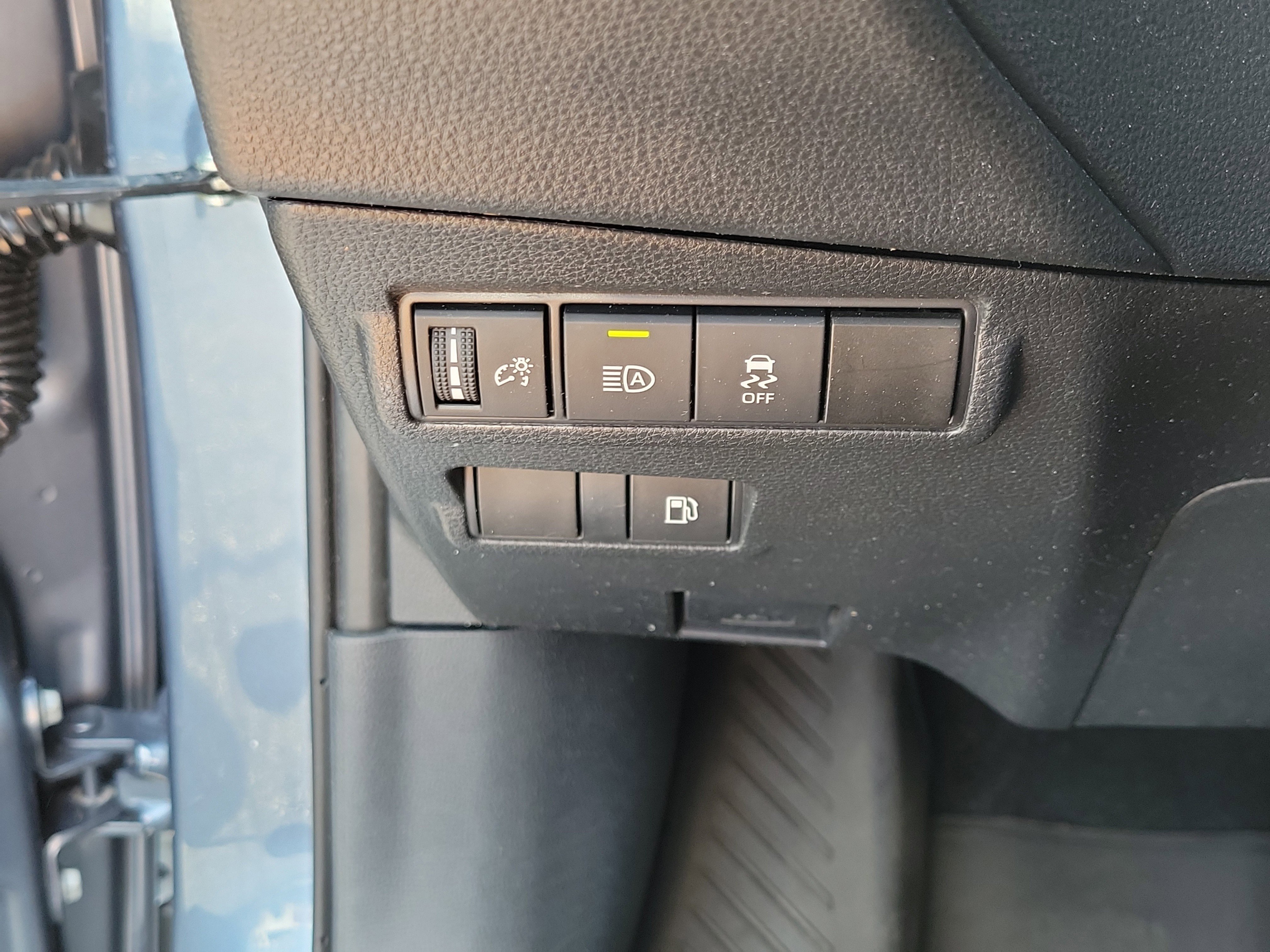 Used 2024 Toyota Corolla Cross SE AWD/4WD image 27