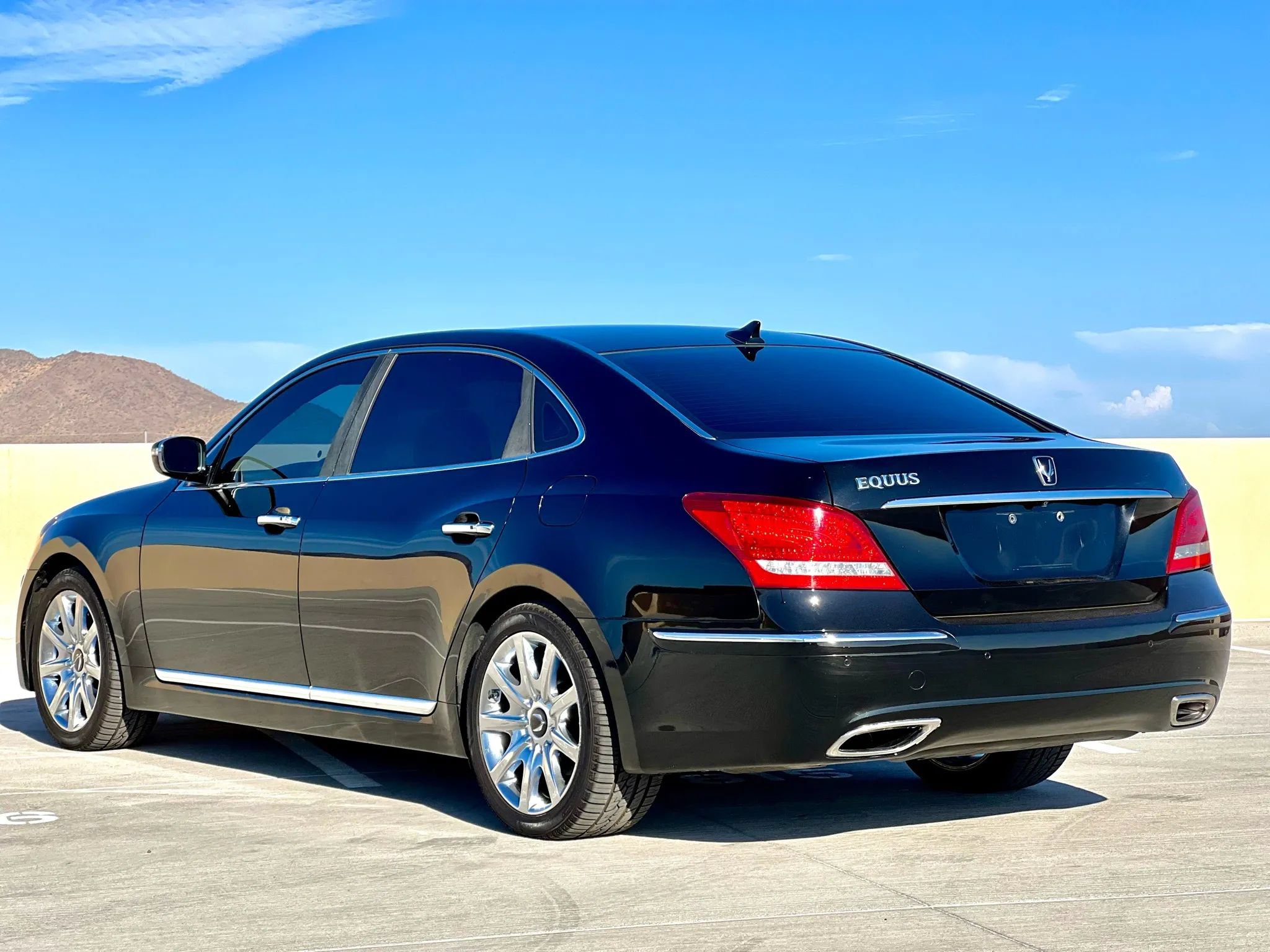 Used 2011 Hyundai Equus Signature RWD image 7