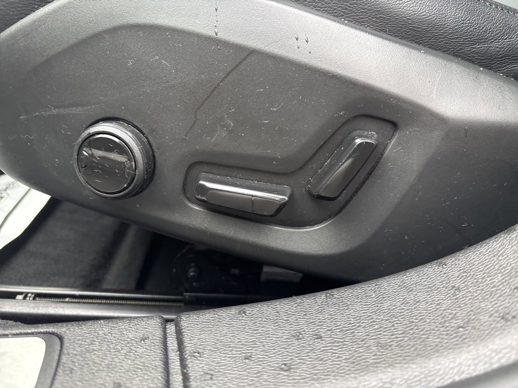 Certified 2025 Volvo S60 B5 Core image 18