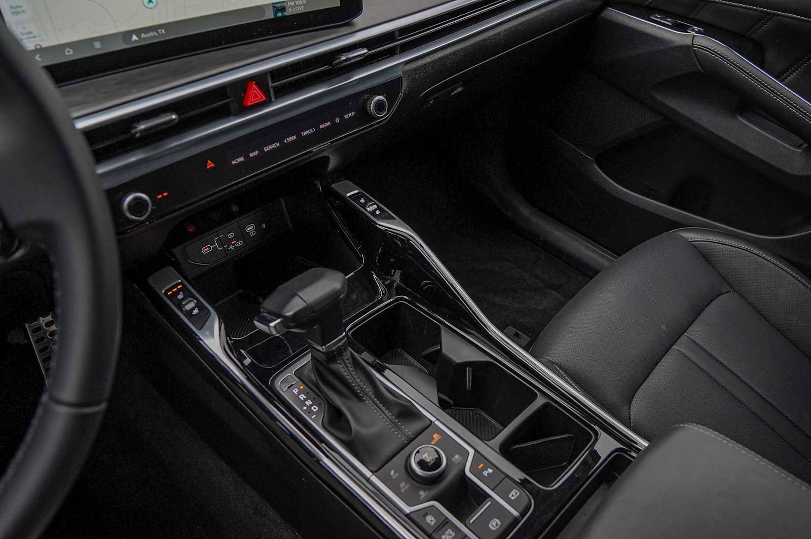 Certified 2025 Kia Sorento SX image 15