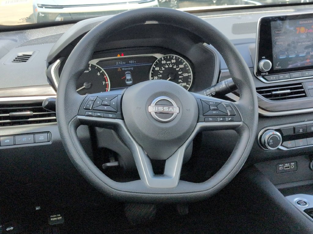 Used 2025 Nissan Altima 2.5 SV FWD image 22