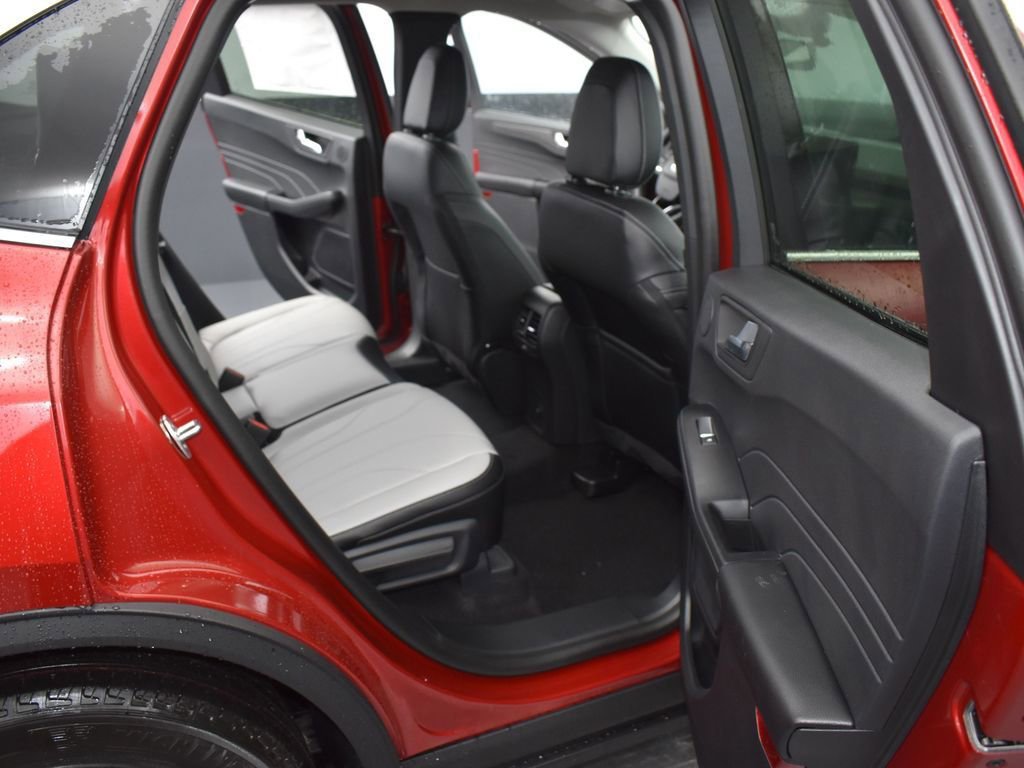 New 2025 Ford Escape SE w/ PHEV Premium Package FWD image 13