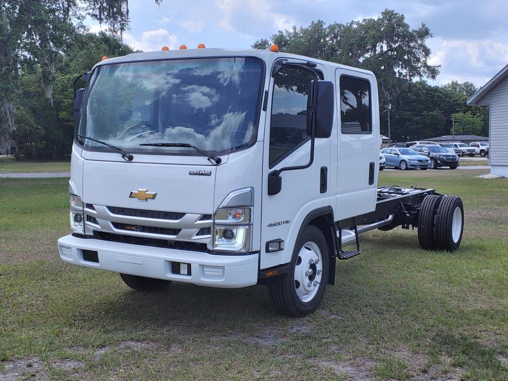 New 2024 Chevrolet Low Cab Forward image 19