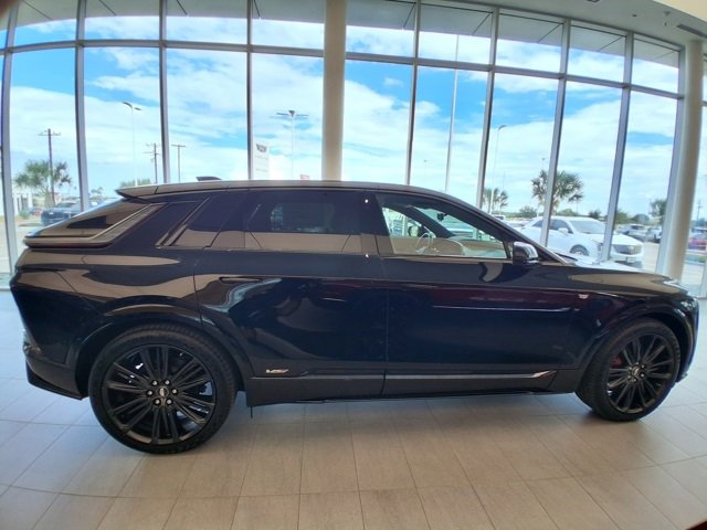 New 2026 Cadillac Lyriq V image 3