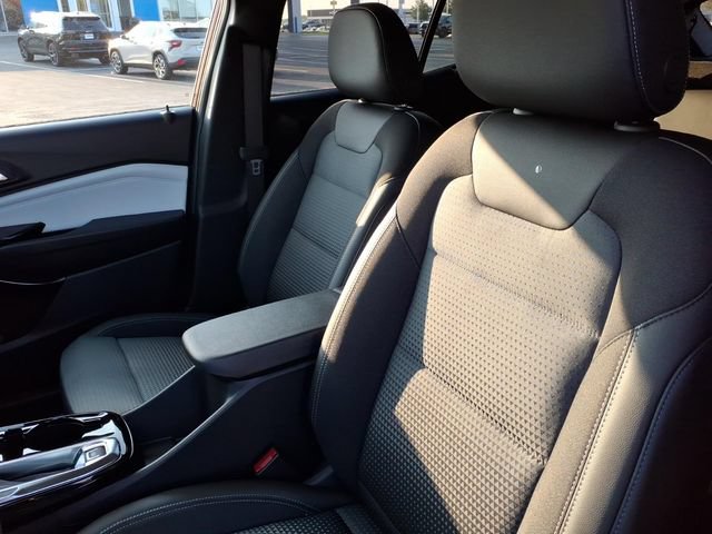 New 2026 Chevrolet Trax LT w/ Midnight Edition FWD image 10