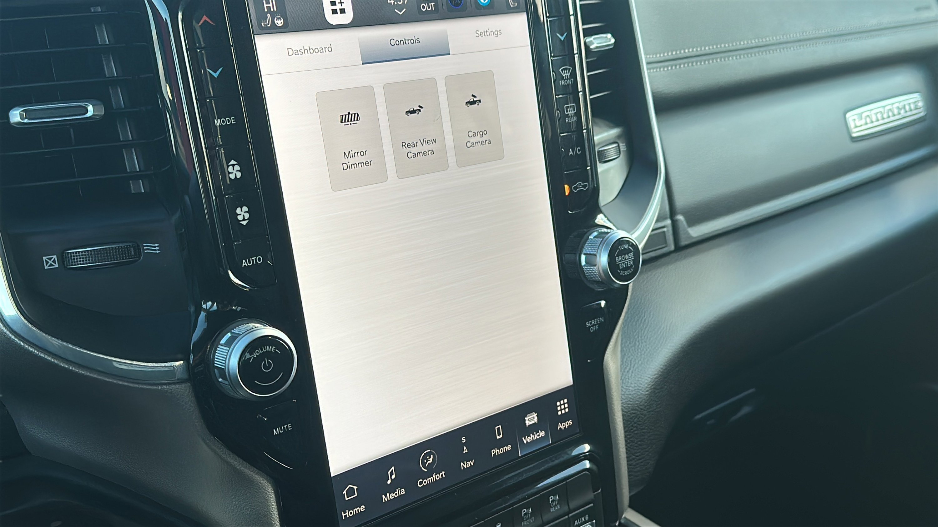 Used 2024 RAM 2500 Laramie w/ Off Road Package image 36