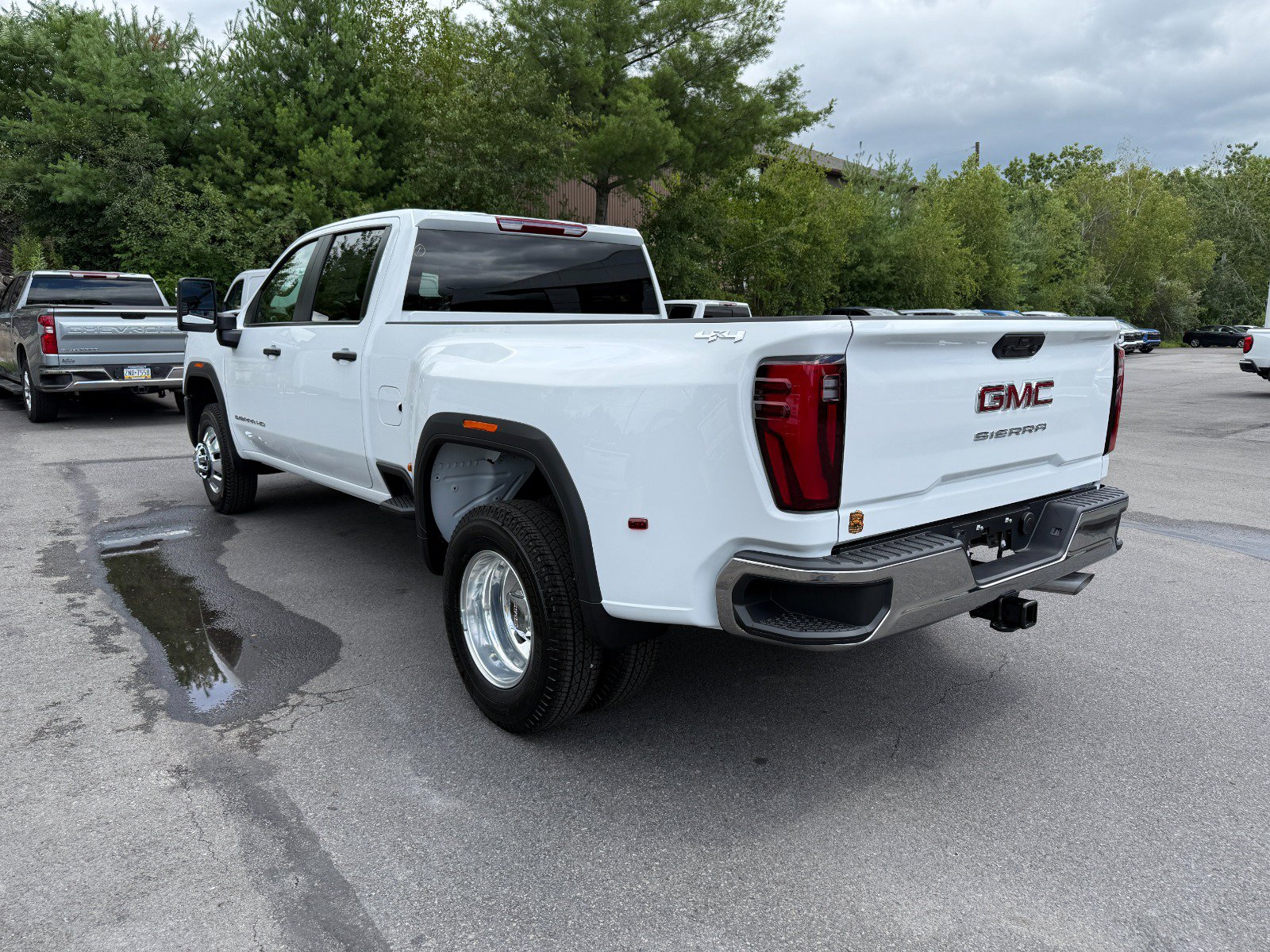 New 2026 GMC Sierra 3500 Pro AWD/4WD image 3