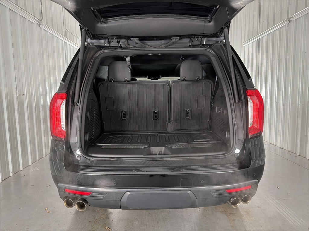Used 2023 GMC Yukon AT4 w/ Technology Package image 8