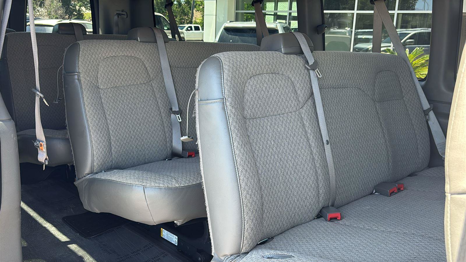 Certified 2025 Chevrolet Express 3500 LT w/ LT Preferred Equipment Group RWD image 17