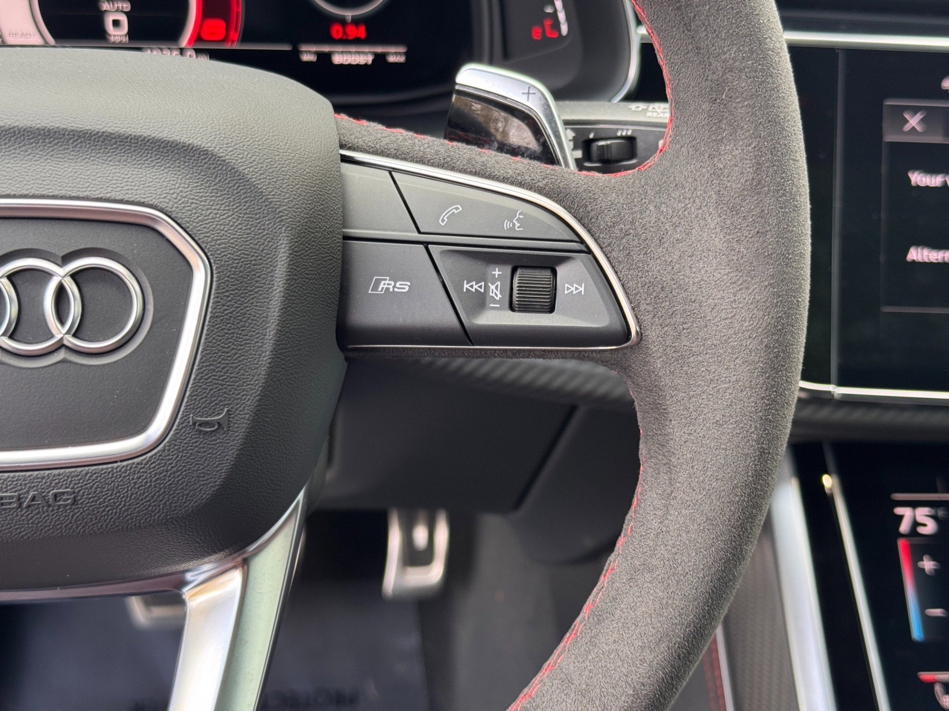 Used 2025 Audi RS Q8 performance image 36