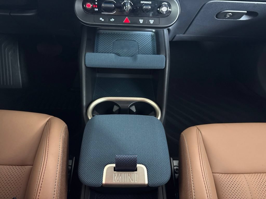 Certified 2025 MINI Cooper Countryman SE w/ Comfort Package Max AWD/4WD image 14