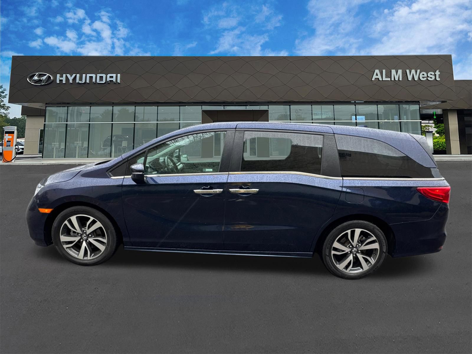 Used 2023 Honda Odyssey Touring image 8