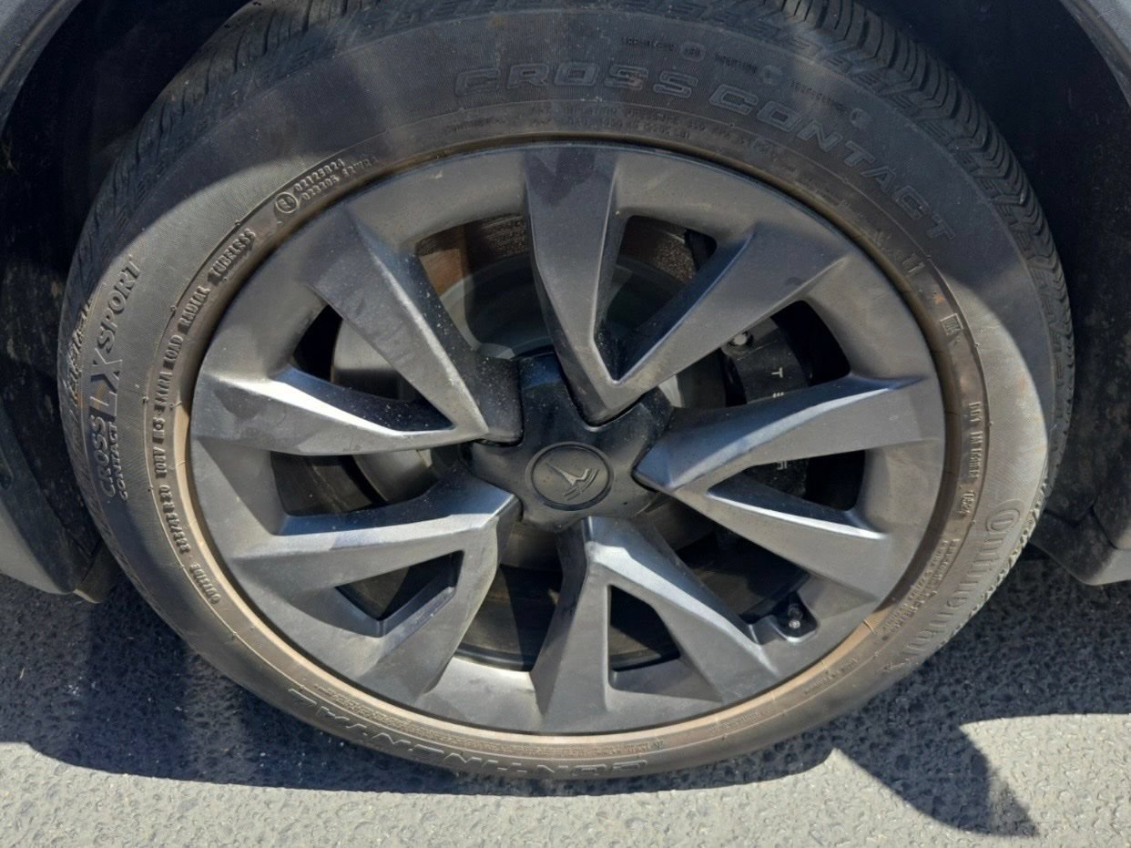 Used 2025 Tesla Model X AWD/4WD image 6