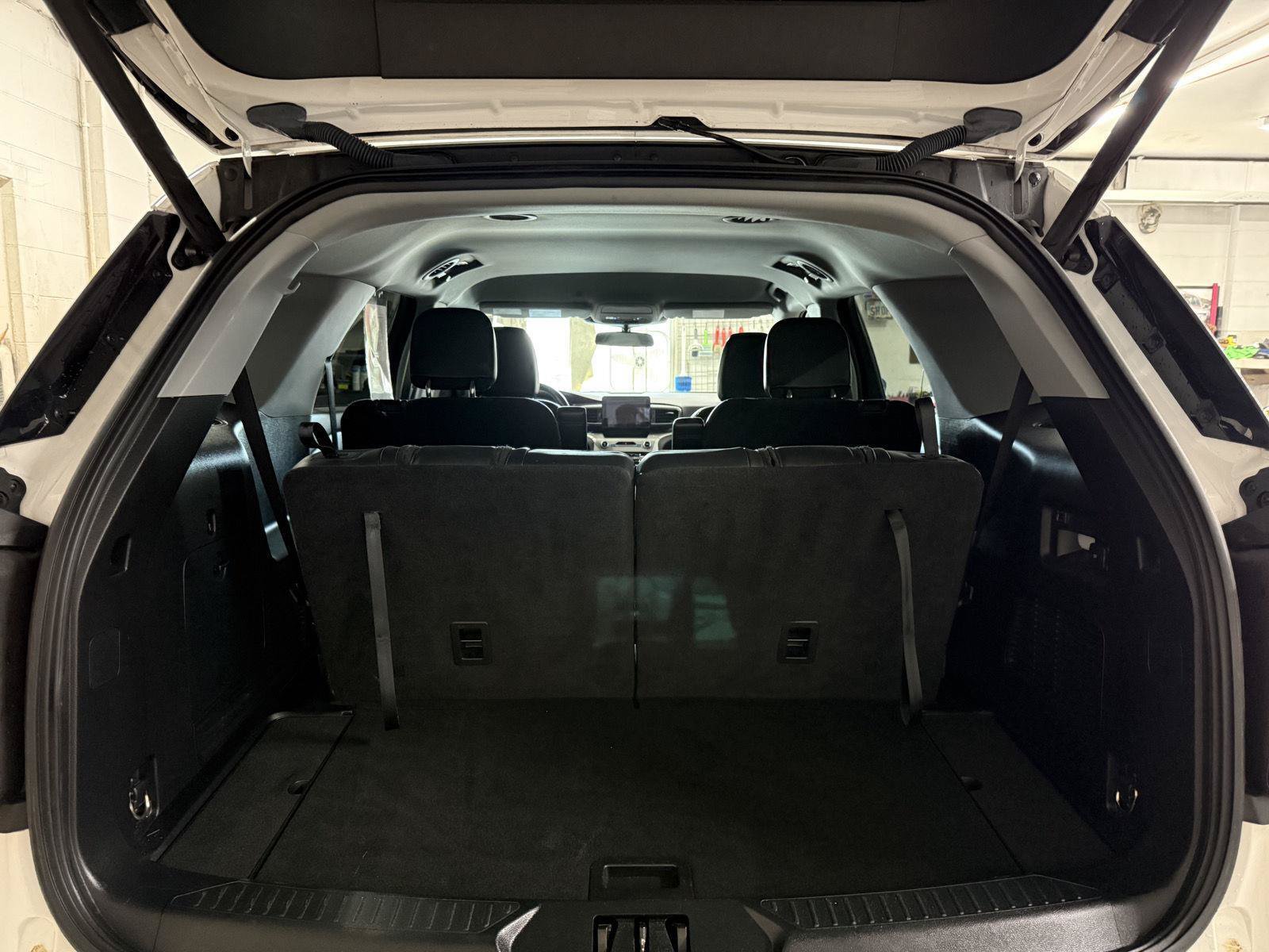 Certified 2021 Ford Explorer XLT w/ Equipment Group 202A AWD/4WD image 24