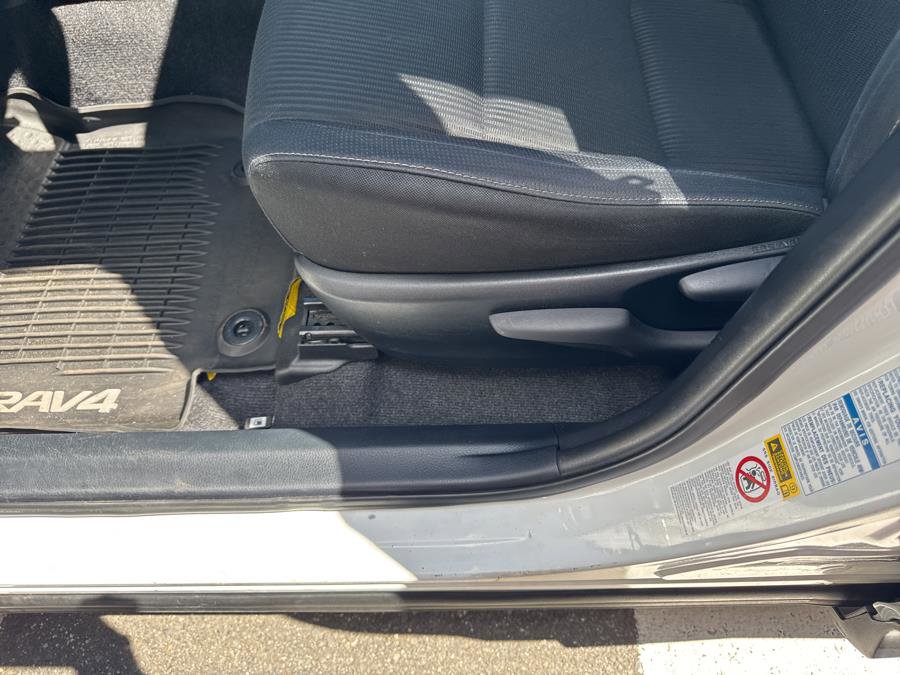 Used 2015 Toyota RAV4 XLE image 32