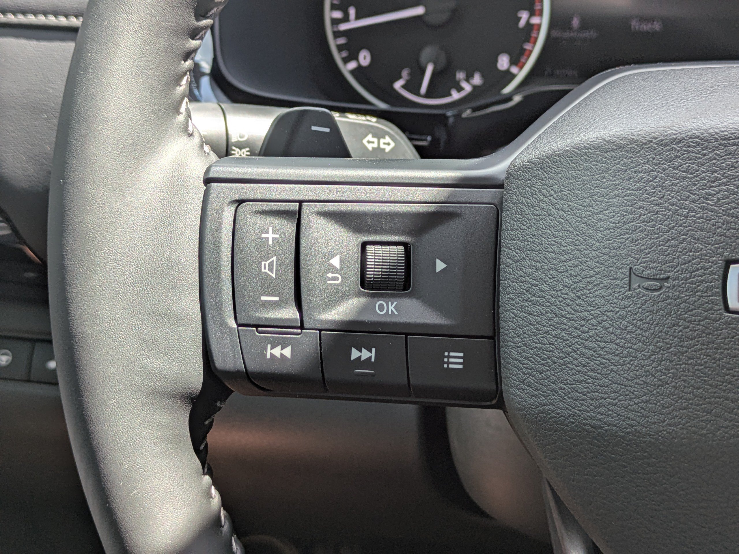 New 2026 Nissan Pathfinder SV FWD image 29