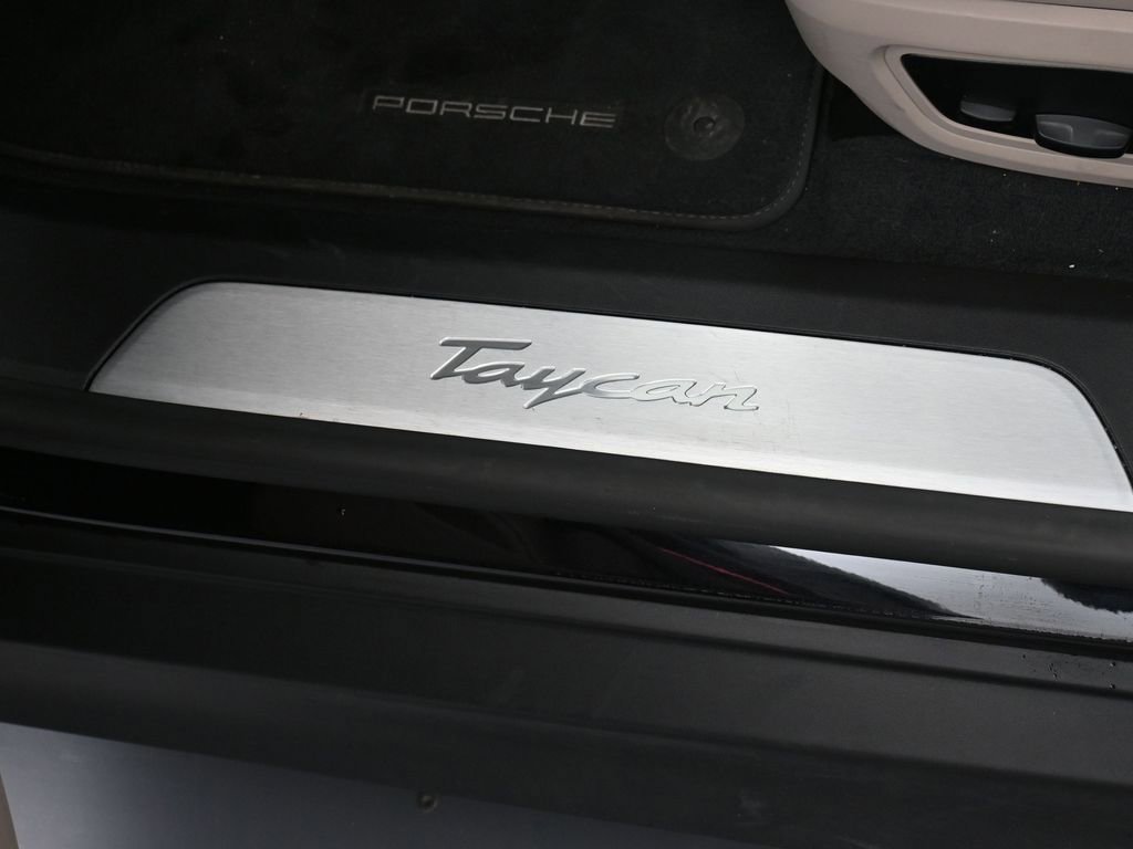 Certified 2025 Porsche Taycan image 16
