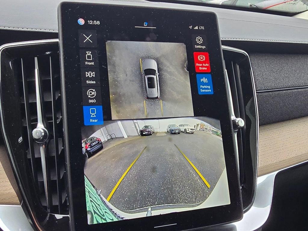 New 2025 Volvo XC90 B5 Plus w/ Protection Package Premier image 30