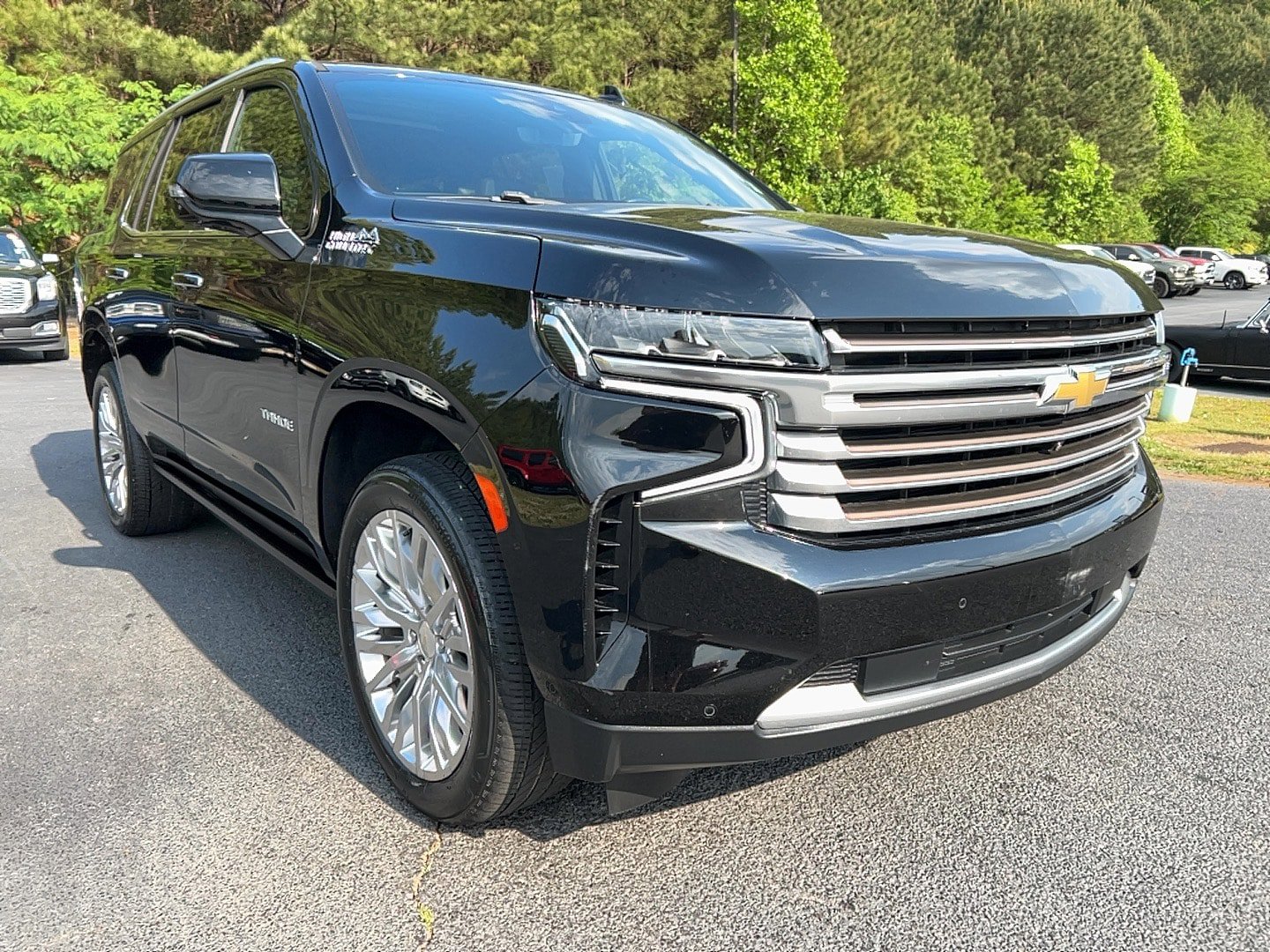 Used 2023 Chevrolet Tahoe High Country w/ Advanced Technology Package AWD/4WD image 3