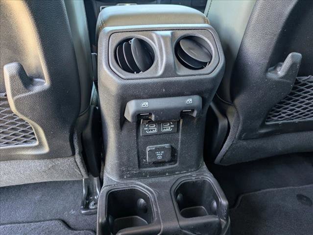 Used 2025 Jeep Gladiator Mojave AWD/4WD image 17