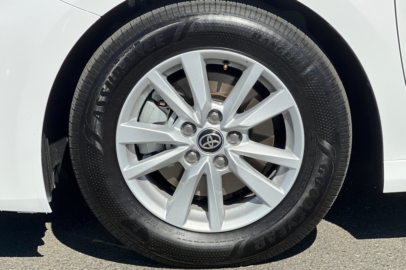 Used 2026 Toyota Camry LE FWD image 31