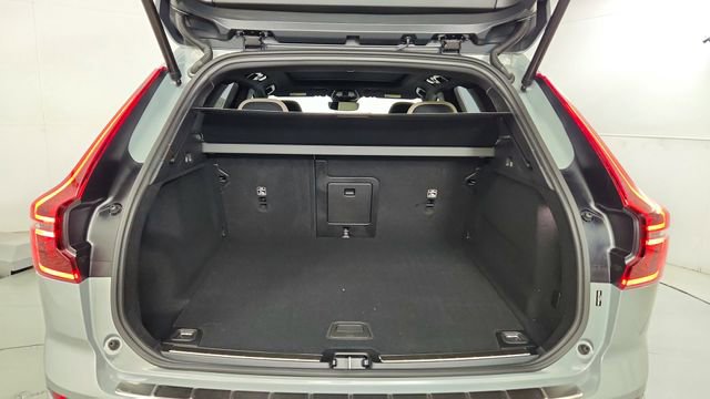 New 2026 Volvo XC60 B5 Plus w/ Climate Package PRO AWD/4WD image 40