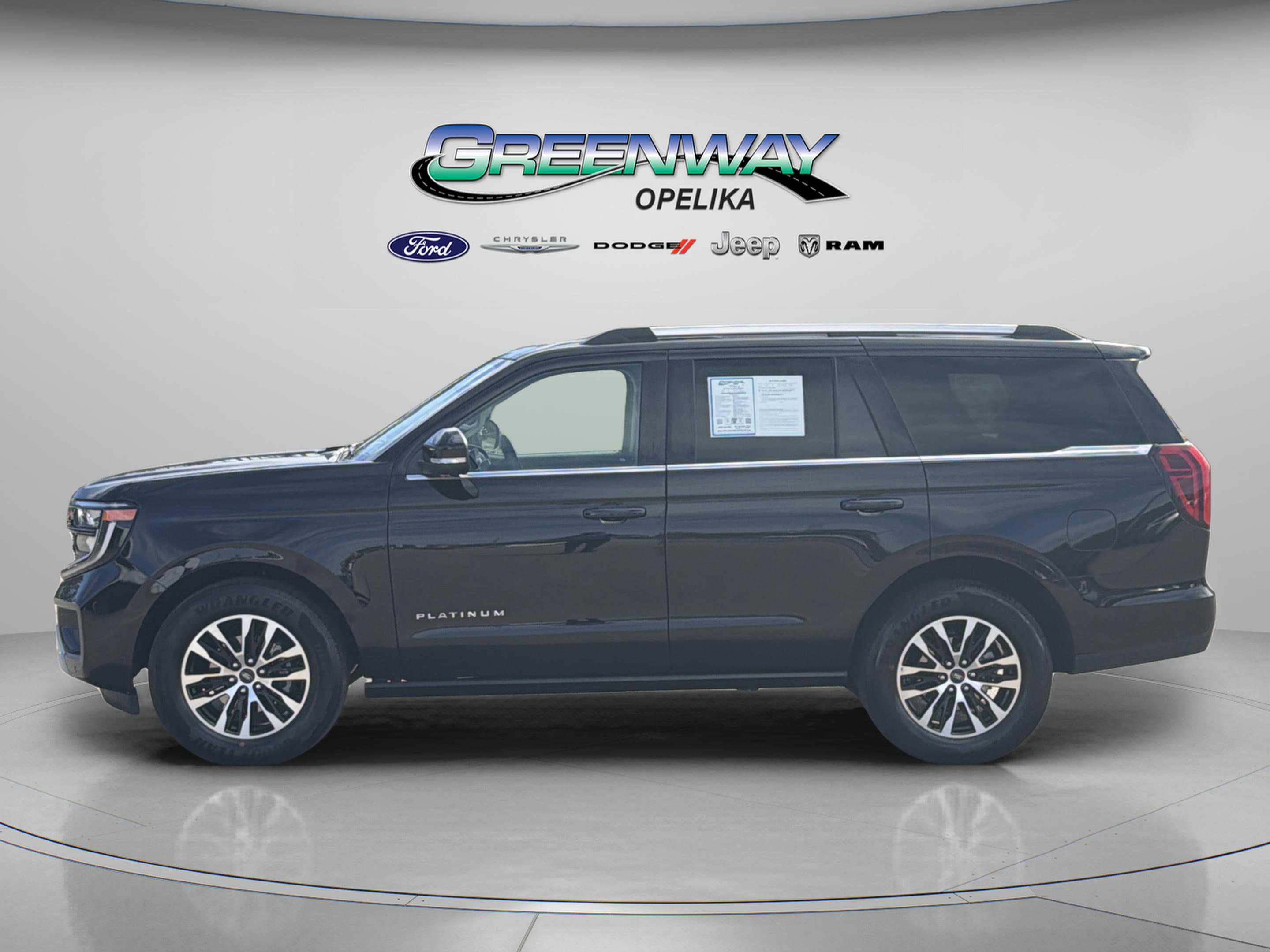 Used 2025 Ford Expedition Platinum image 6