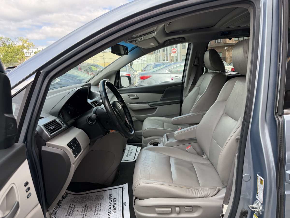 Used 2011 Honda Odyssey Touring image 9