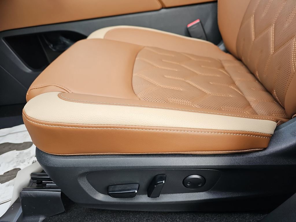 New 2026 Nissan Pathfinder Platinum w/ Accent Package FWD image 33