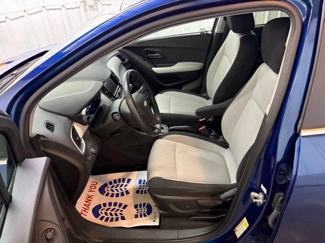 Used 2020 Chevrolet Trax LT w/ LPO, Protection Package AWD/4WD image 28