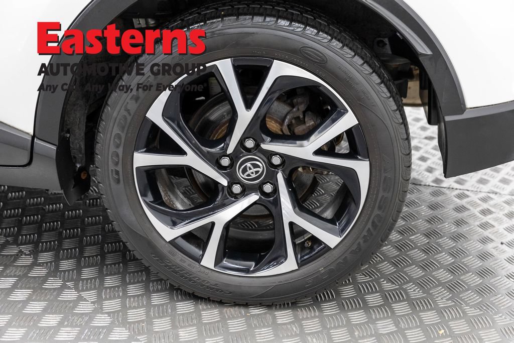 Used 2018 Toyota C-HR XLE FWD image 33