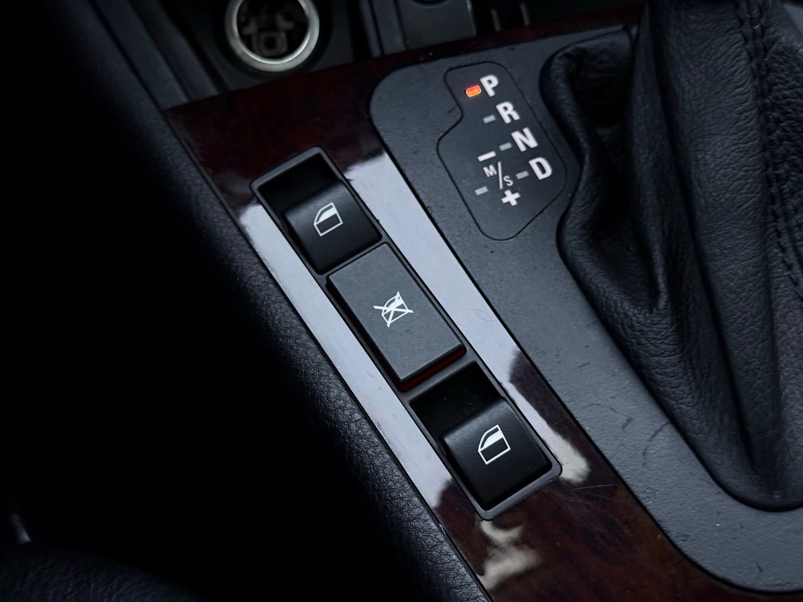 Used 2005 BMW 330xi Sedan image 36