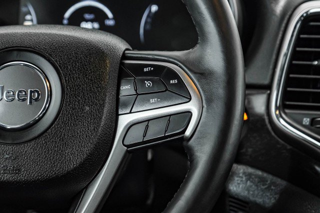 Used 2018 Jeep Grand Cherokee Laredo image 16