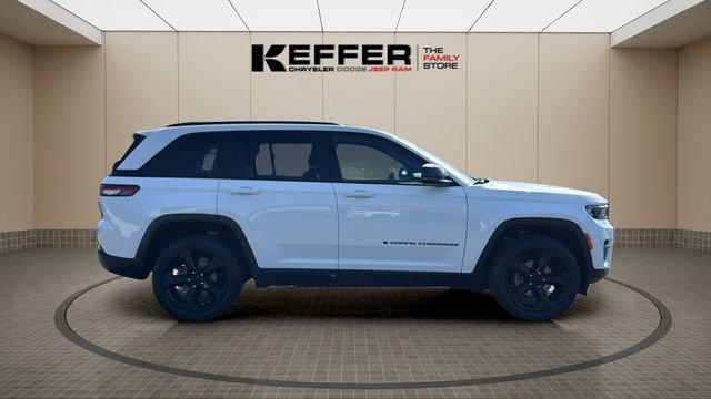 Certified 2023 Jeep Grand Cherokee Altitude image 6