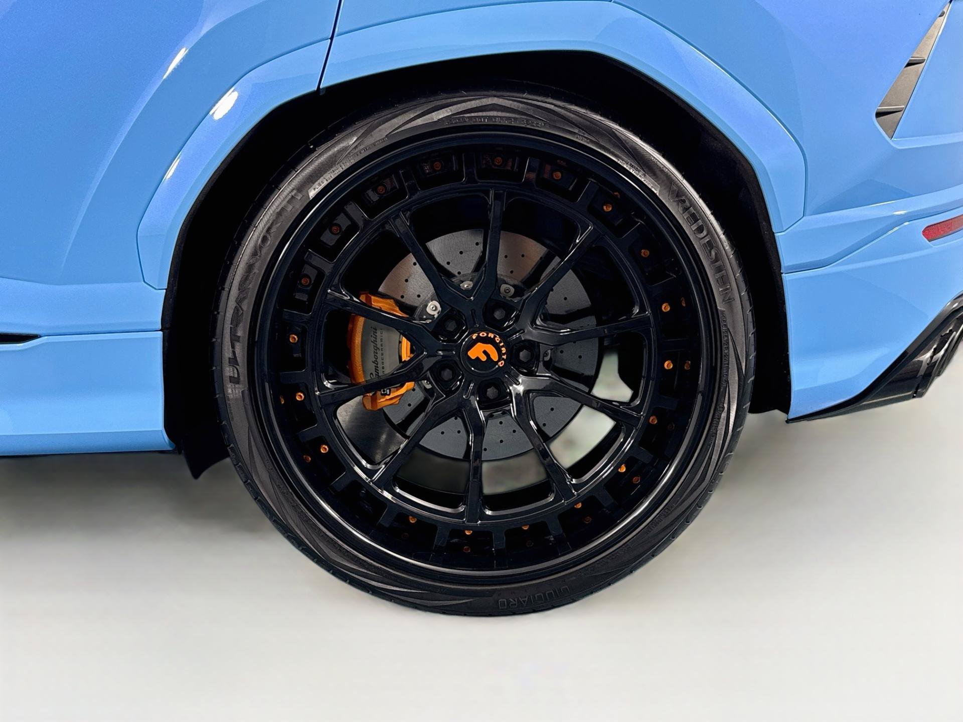 Used 2022 Lamborghini Urus AWD/4WD image 35