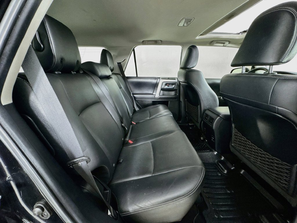Used 2018 Toyota 4Runner Limited AWD/4WD image 33