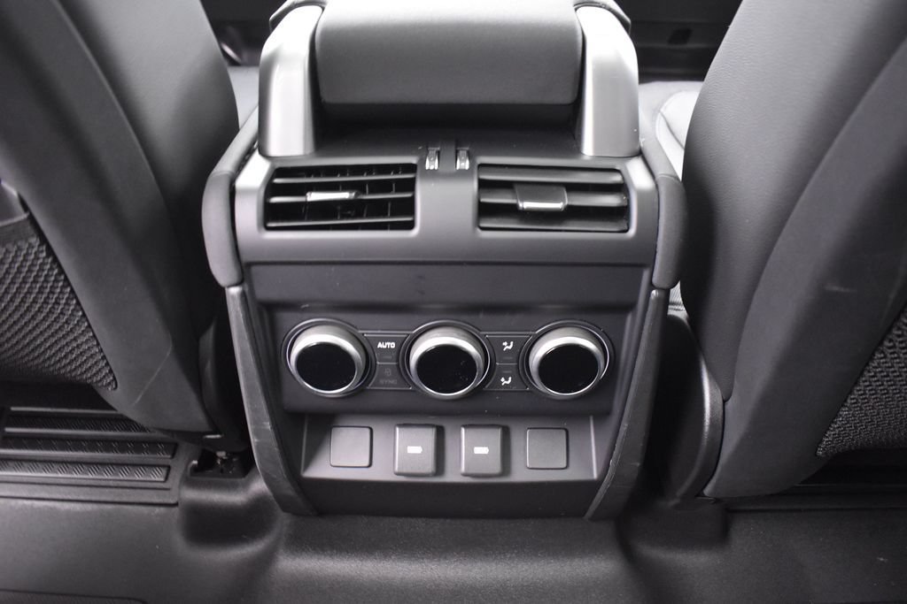 Used 2023 Land Rover Defender 130 X-Dynamic SE AWD/4WD image 29