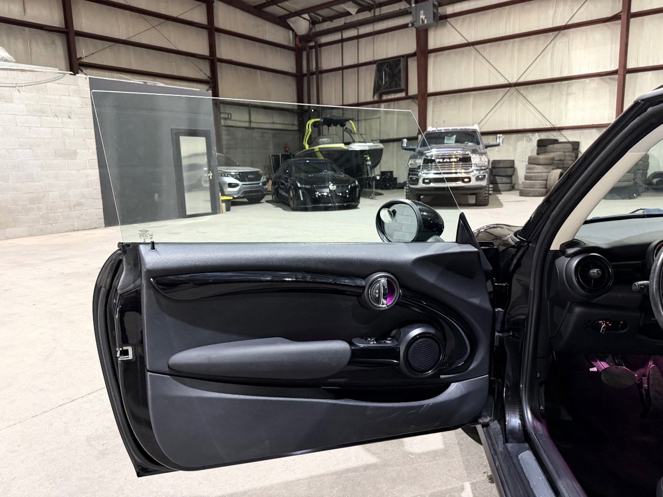 Used 2019 MINI Cooper 2-Door Hardtop w/ Signature Upholstery Package FWD image 11
