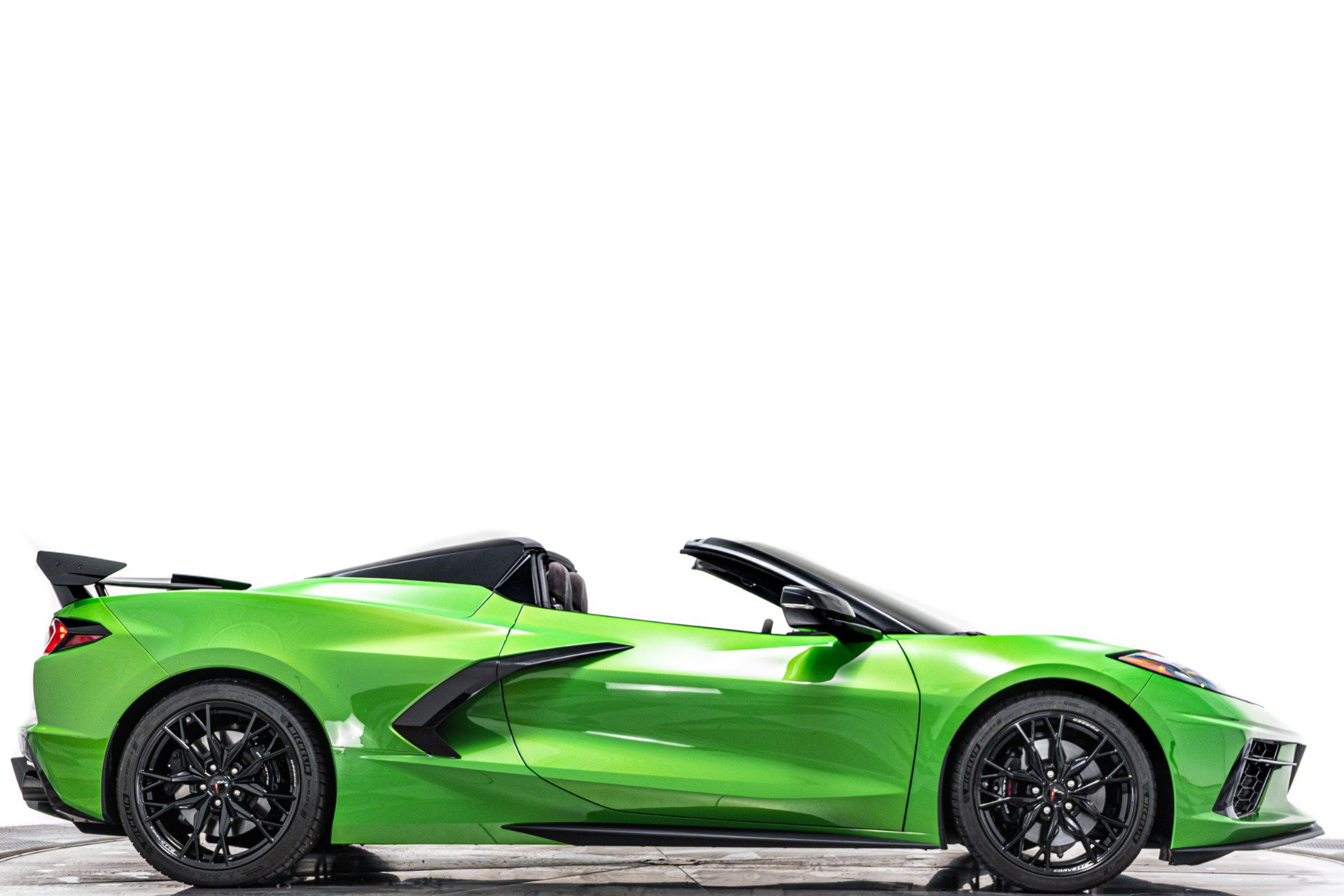 Used 2026 Chevrolet Corvette Stingray Premium Conv w/ Z51 Performance Package RWD image 2