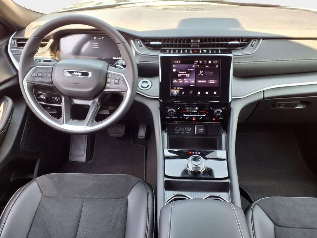 New 2025 Jeep Grand Cherokee L Altitude image 17
