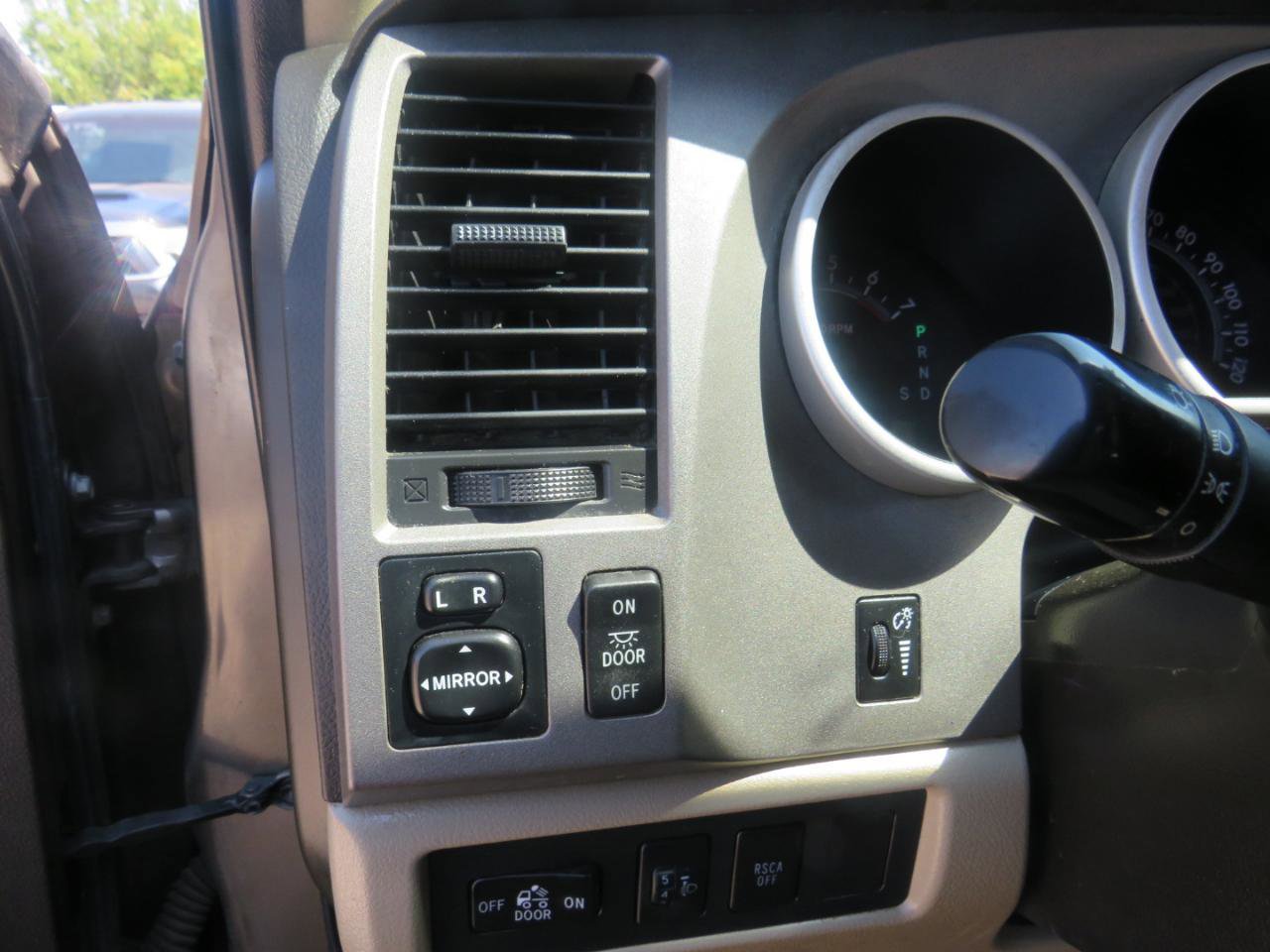 Used 2010 Toyota Tundra 4x4 Double Cab image 10