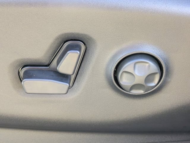 New 2026 Chrysler Voyager LX FWD image 17