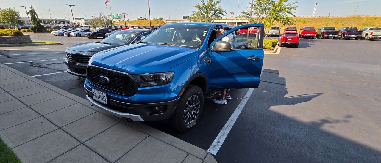 Used 2022 Ford Ranger XLT w/ Equipment Group 301A Mid RWD image 3