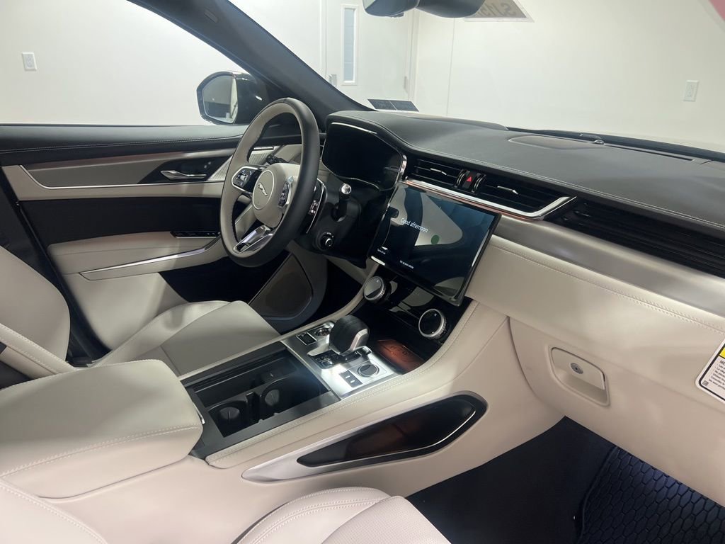 New 2026 Jaguar F-PACE R-Dynamic S image 24